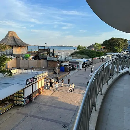 Spacious Beachfront - Kaya Appartement