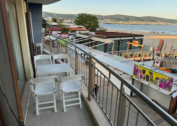 Spacious Beachfront - Kaya *