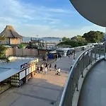 Spacious Beachfront - Kaya Apartment
