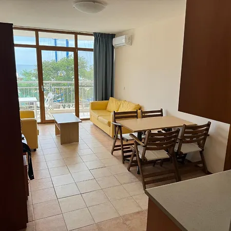 Spacious Beachfront - Kaya Сонячний Берег