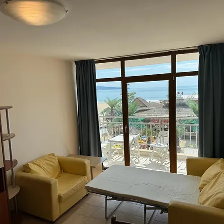 Апартаменти Spacious Beachfront - Kaya