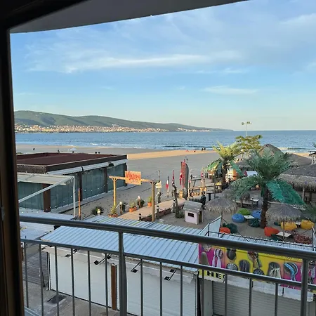 Spacious Beachfront - Kaya Апартаменти