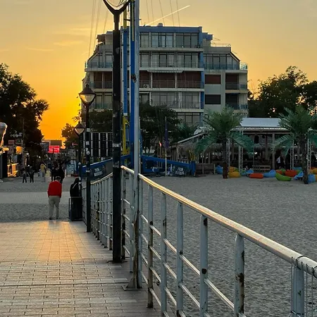 Апартаменти Spacious Beachfront - Kaya
