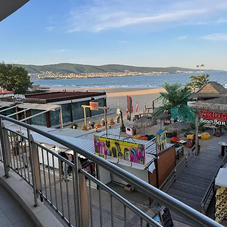 Апартаменти Spacious Beachfront - Kaya Сонячний Берег
