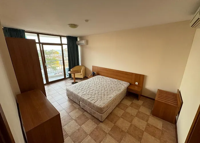 Spacious Beachfront - Kaya Apartment *