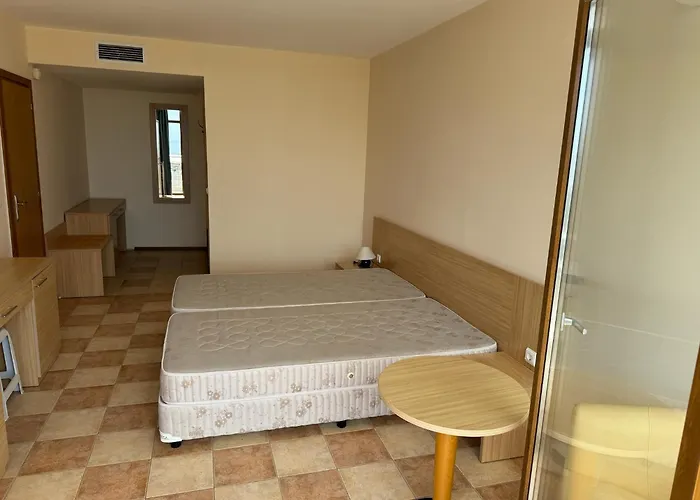 Apartment Spacious Beachfront - Kaya *