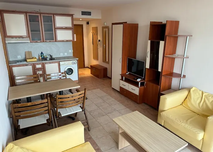 Spacious Beachfront - Kaya Apartment Slantschew brjag