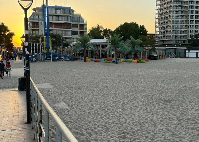 Spacious Beachfront - Kaya Apartment Slantschew brjag