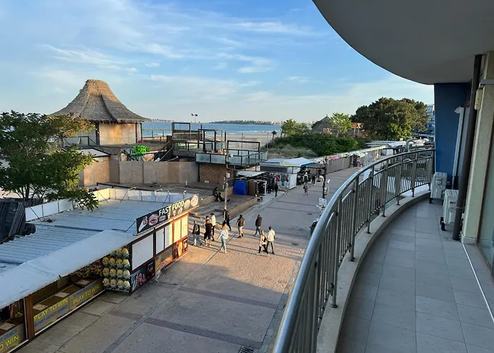 Spacious Beachfront - Kaya Apartment