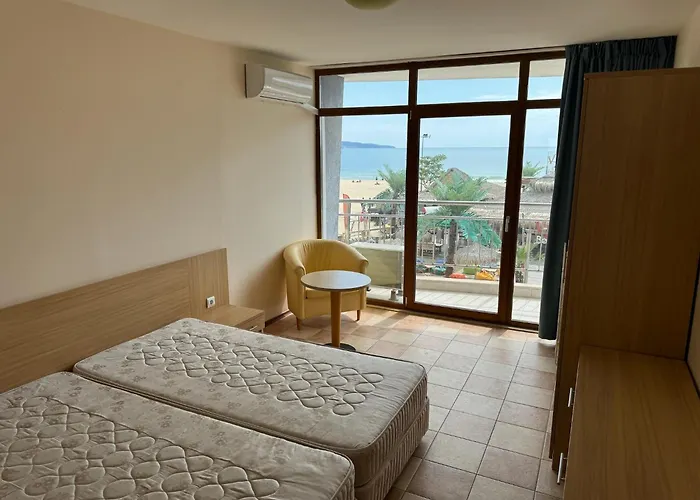 Spacious Beachfront - Kaya