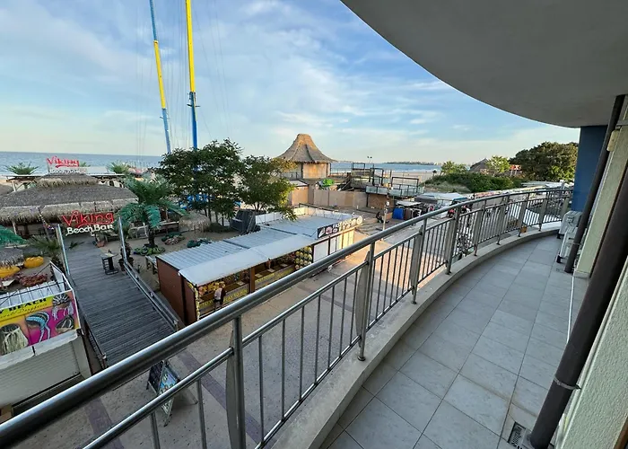 Spacious Beachfront - Kaya Apartment *