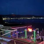 Spacious Beachfront - Kaya Apartman Napospart