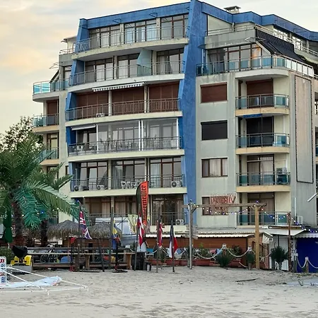 Apartman Spacious Beachfront - Kaya *
